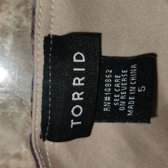 TORRID FLORAL BLOUSE WOMEN SIZE 5X - Picture 7 of 7